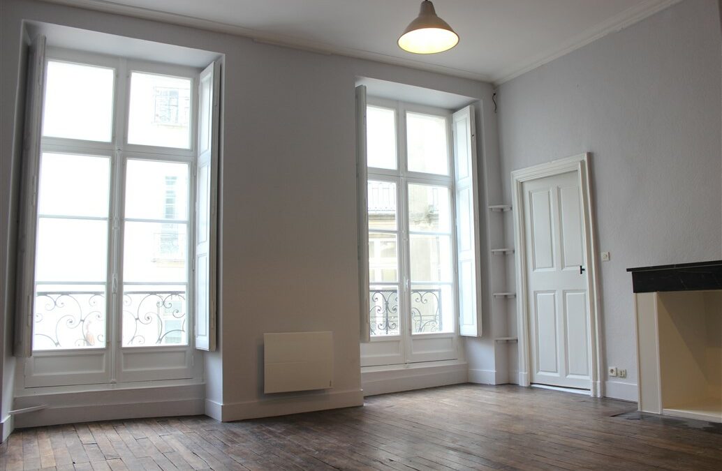 T3 Place Royale – 1054€/mois C.C