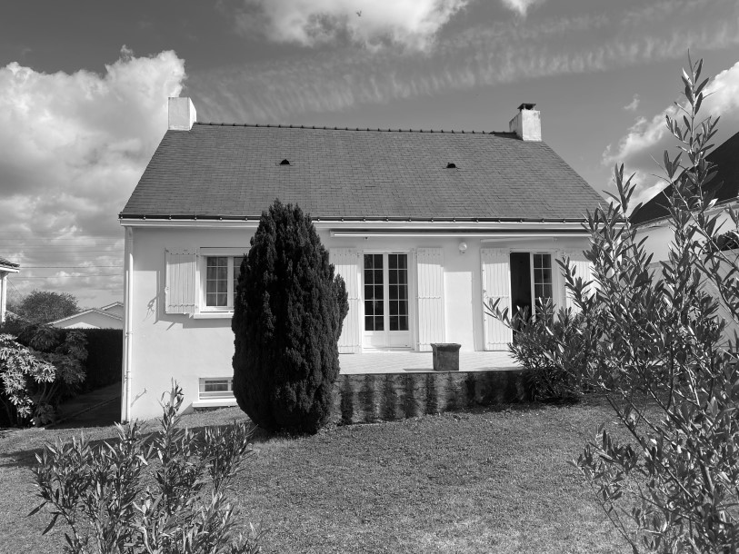 Vertou – Lumineuse maison avec jardin et garage – VENDUE