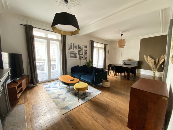 T3 Château –  1 350€/MOIS C.C