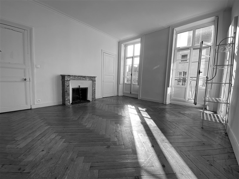 Hôtel de Ville – Lumineux 2 pièces de 61 m² – SOUS OFFRE