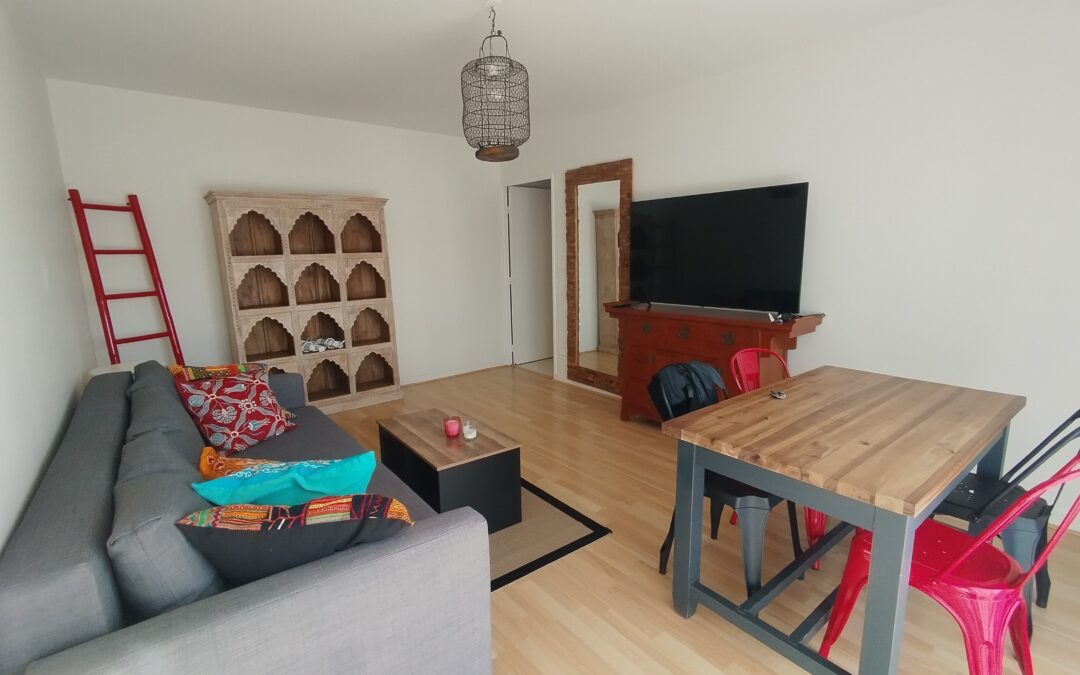 T2 MEUBLE AVEC BALCON SECTEUR PREFECTURE ERDRE – 900 € / MOIS C.C