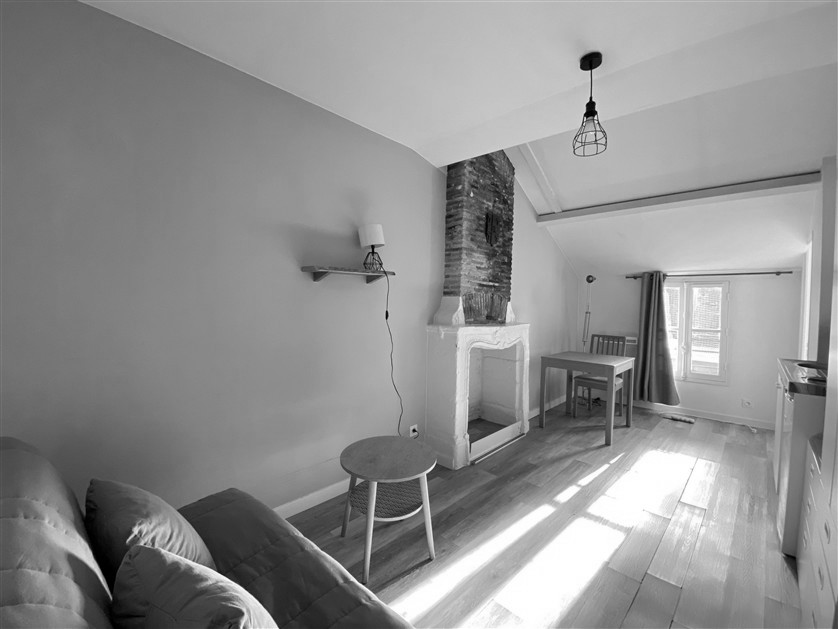 Feydeau – Charmant studio vendu avec locataire – 87.000 € fai