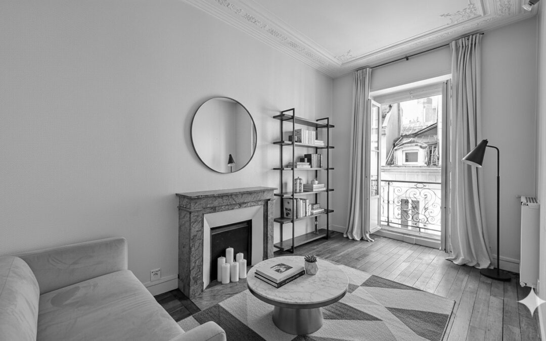 Cathédrale – 2 pièces : parquet, moulures, cheminée – 127.000 € fai