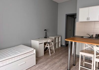 STUDIO MEUBLE TALENSAC – 620 €/MOIS C.C